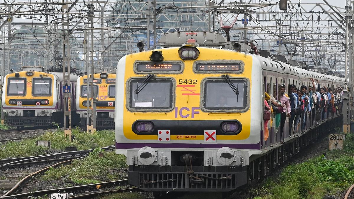 Mumbai: Local train traffic disrupted on Central Railway route due to technical snag