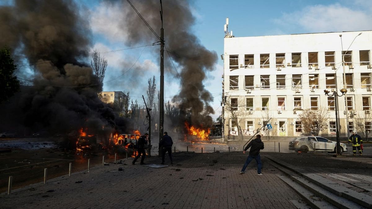 Ukraine's Kyiv region hit by airstrikes