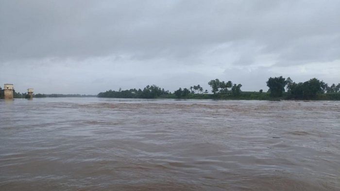 River Krishna in spate in Andhra Pradesh, first warning in place in Vijayawada