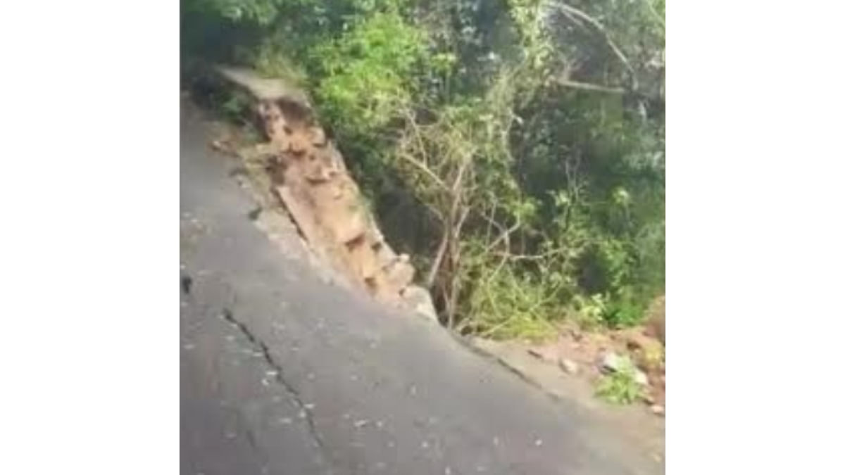 Portion of Chamundi Hill collapses due to heavy rain