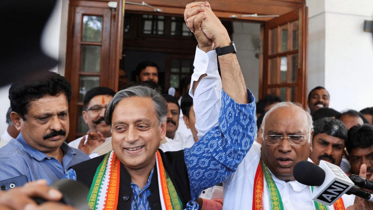 Not accommodating Tharoor could trigger trouble for Gandhis, Kharge