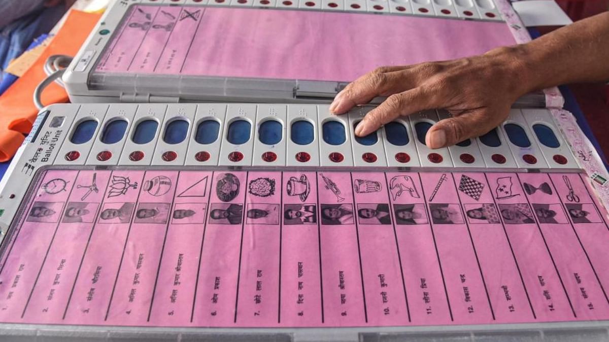 What happens when there is a mismatch between EVMs and VVPATs?