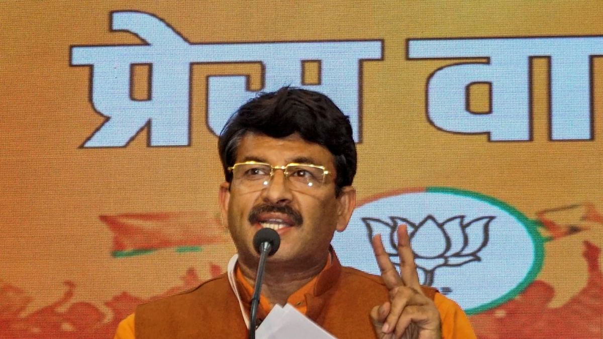 Delhi govt spraying poisonous chemical in Yamuna to remove froth ahead of Chhath: BJP's Manoj Tiwari