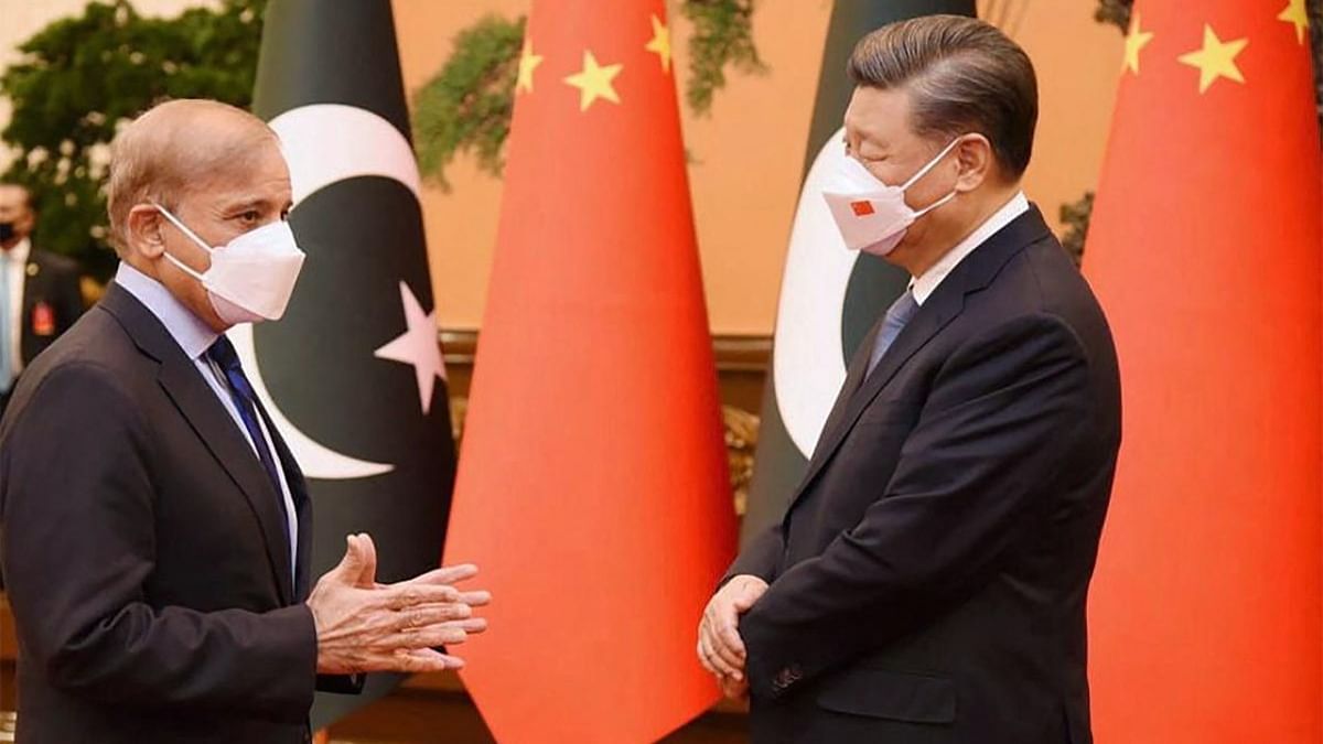 Pakistan PM Sharif meets Xi Jinping; both agree to strengthen all-weather ties, CPEC