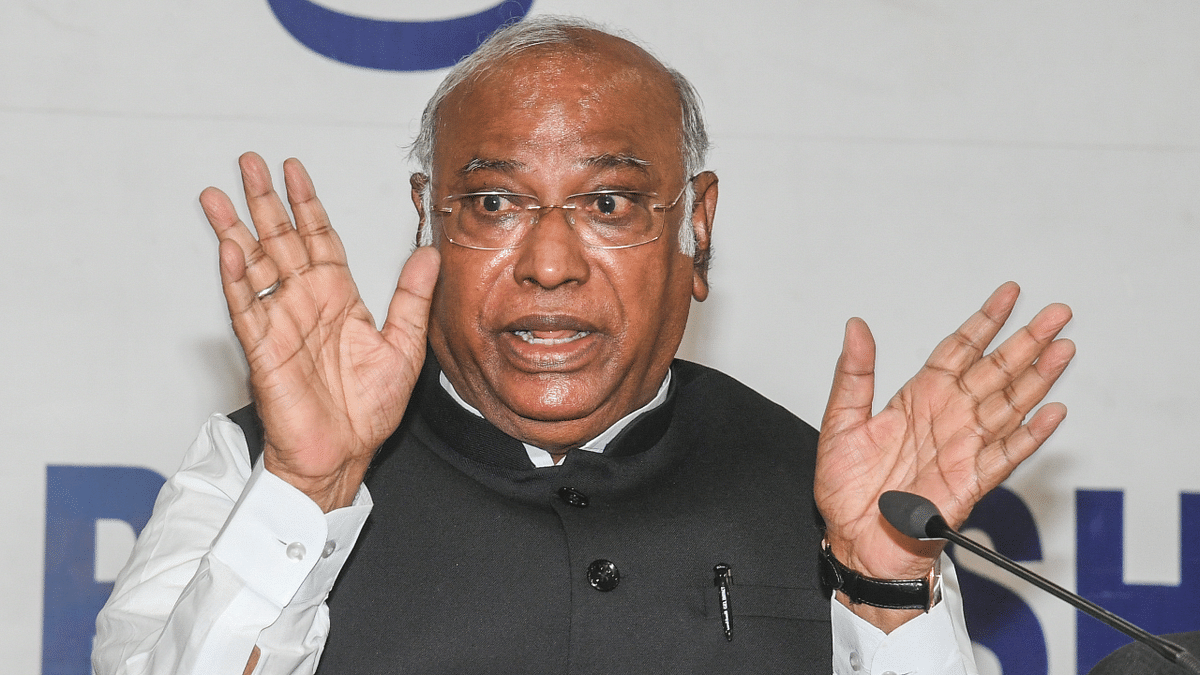 Gujarat polls: Kharge chairs CEC meet, Cong's first list of candidates to be out very soon