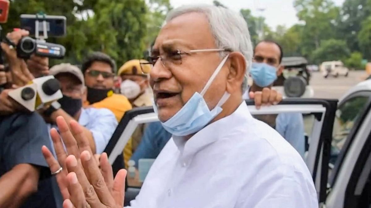Nitish directs strict implementation of liquor ban, crackdown on supply routes