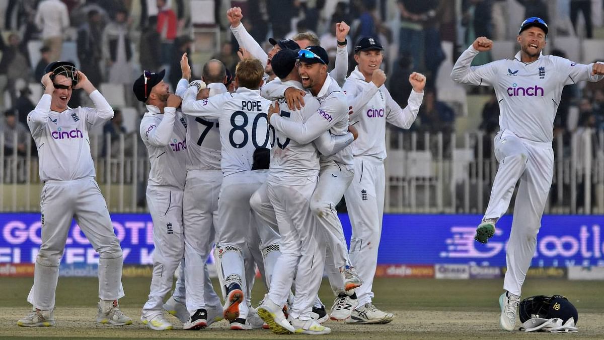 Aggressive England beat Pakistan by 74 runs in 1st Test