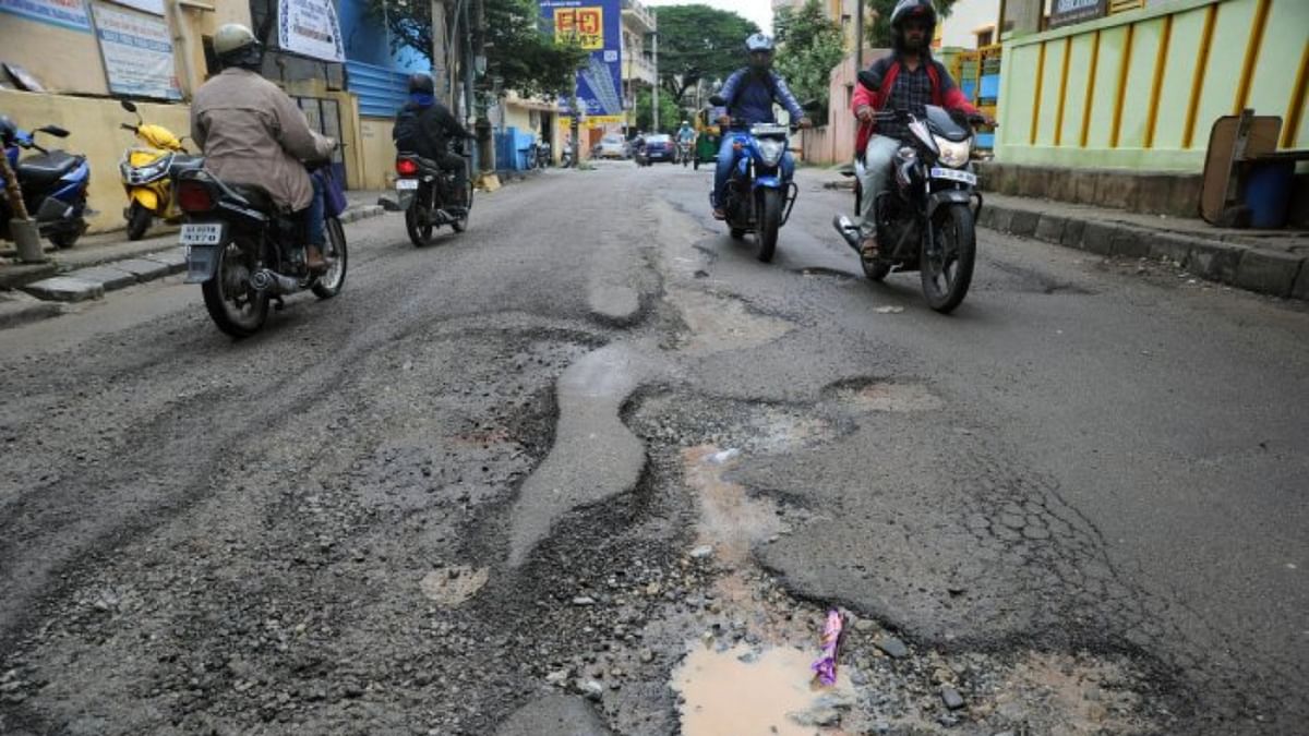 Accidents due to potholes on roads rise in last two years, UP tops
