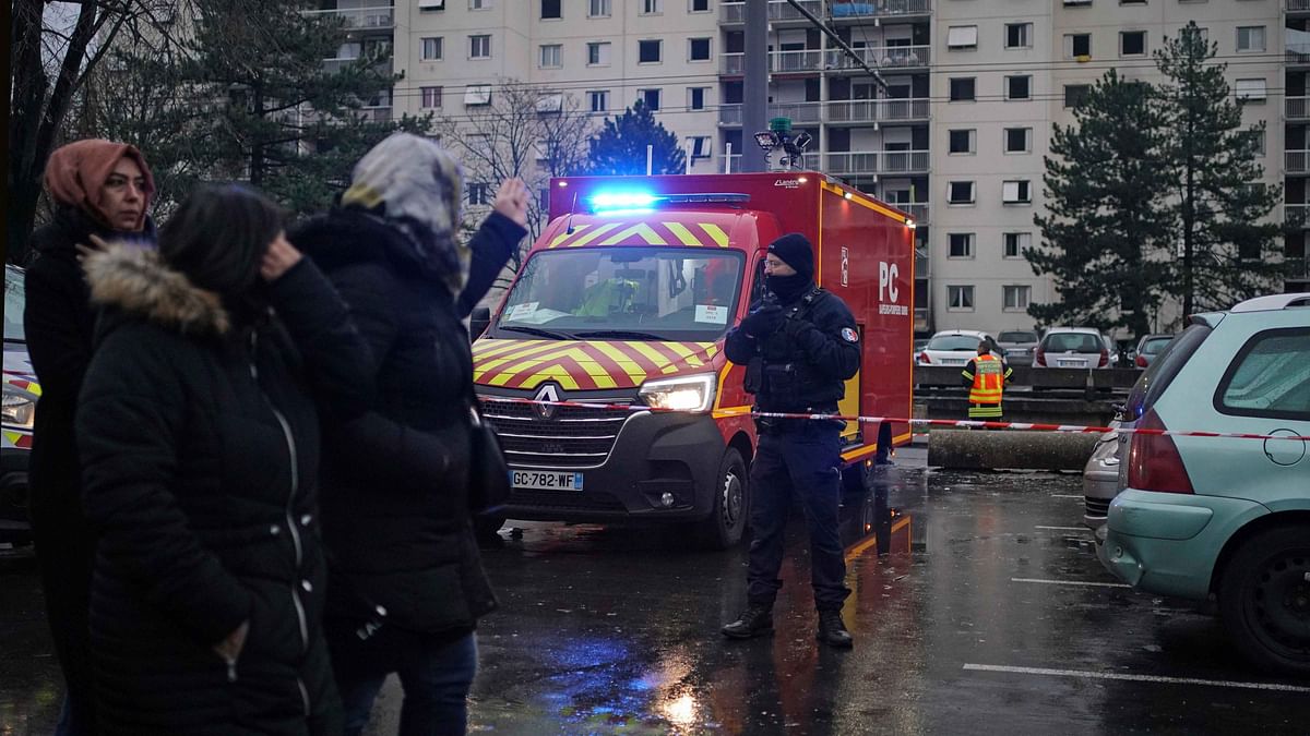 Fire outside France's Lyon kills 10, including five children