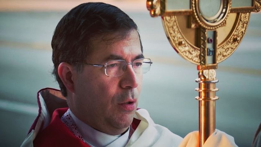 Anti-abortion priest Pavone defrocked for blasphemous posts