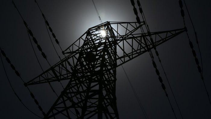 Power crisis: Pakistan plans to shut markets by 8 pm, put curbs on weddings