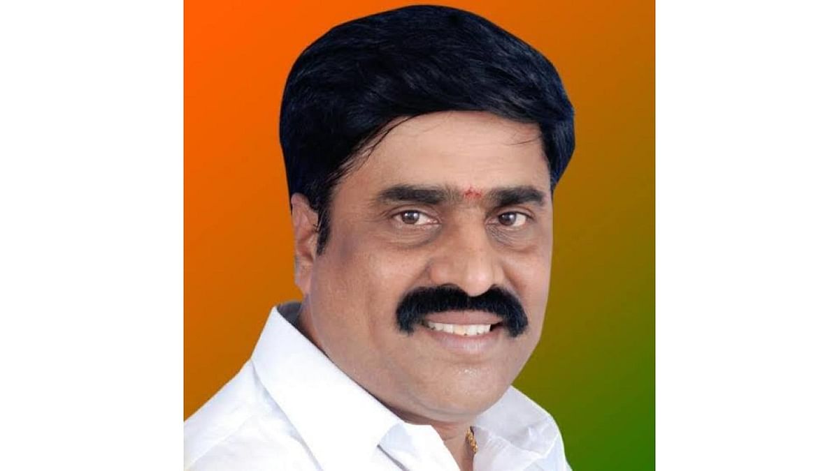 Have nothing to do with new party: Karunakara Reddy