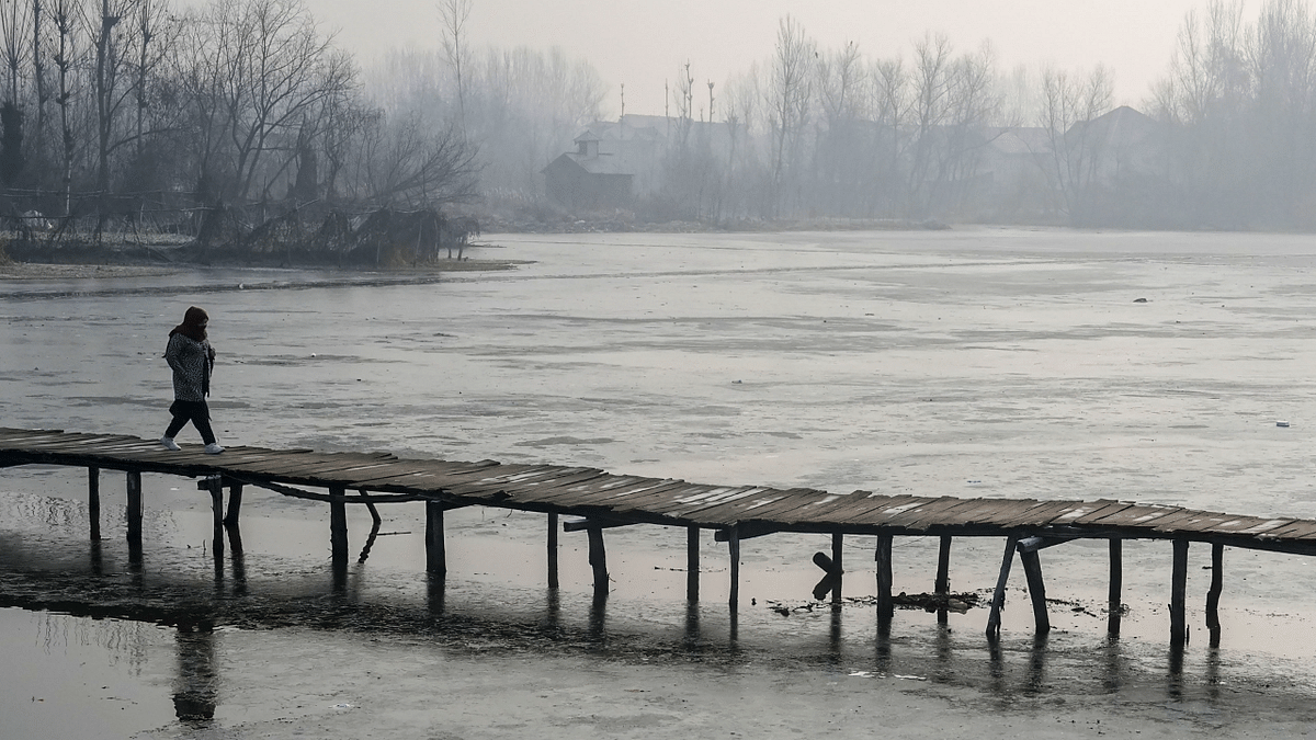 Cold conditions intensify across Kashmir Valley, many places record lowest temperature this season