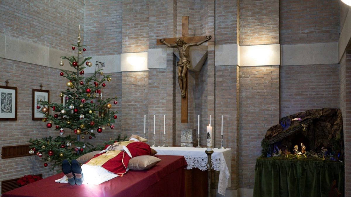 Pope Emeritus Benedict XVI body lying in state at Vatican