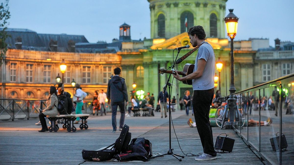 Ticket to busk: Musicians vie for Paris metro spot