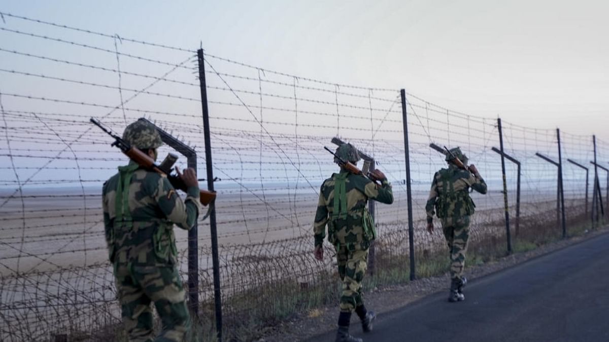 Pak intruder shot dead by BSF personnel along Punjab border