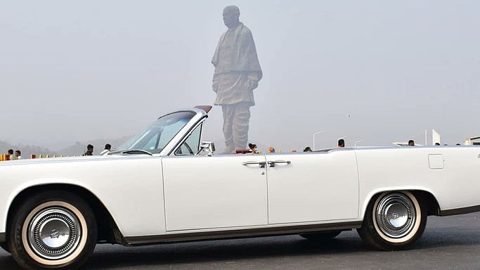 75 vintage cars ride from Vadodra to Statue of Unity, enchant passers-by