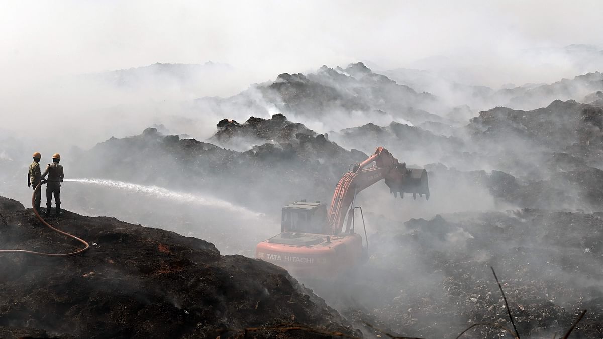 Mangaluru: Smoke continues at landfill site in Pacchanady