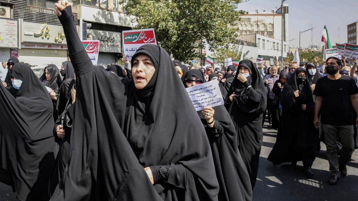 Iran to 'firmly punish' those who violate hijab rule