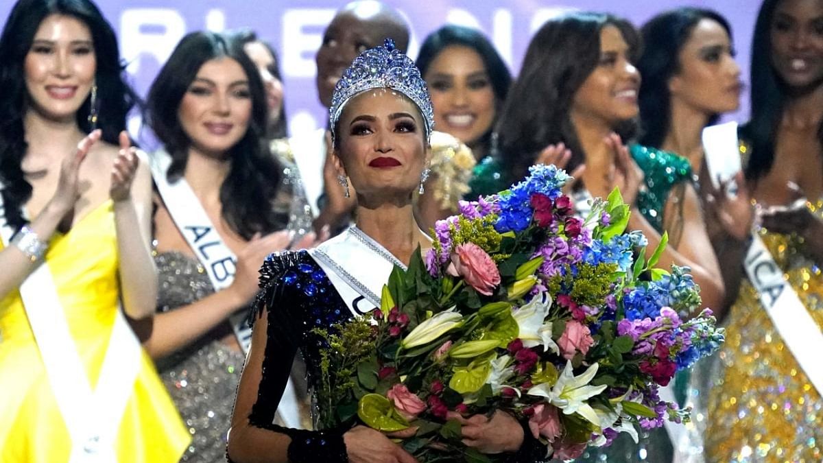 USA's R'Bonney Gabriel crowned Miss Universe 2022