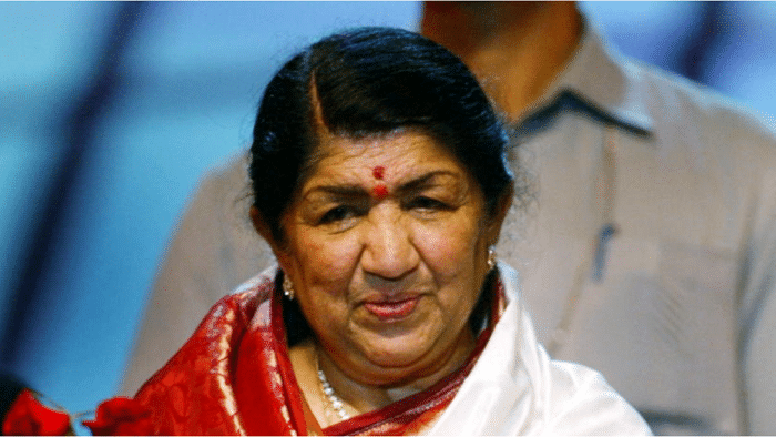 Lata Mangeshkar became part of everyday life without letting us know: Gulzar