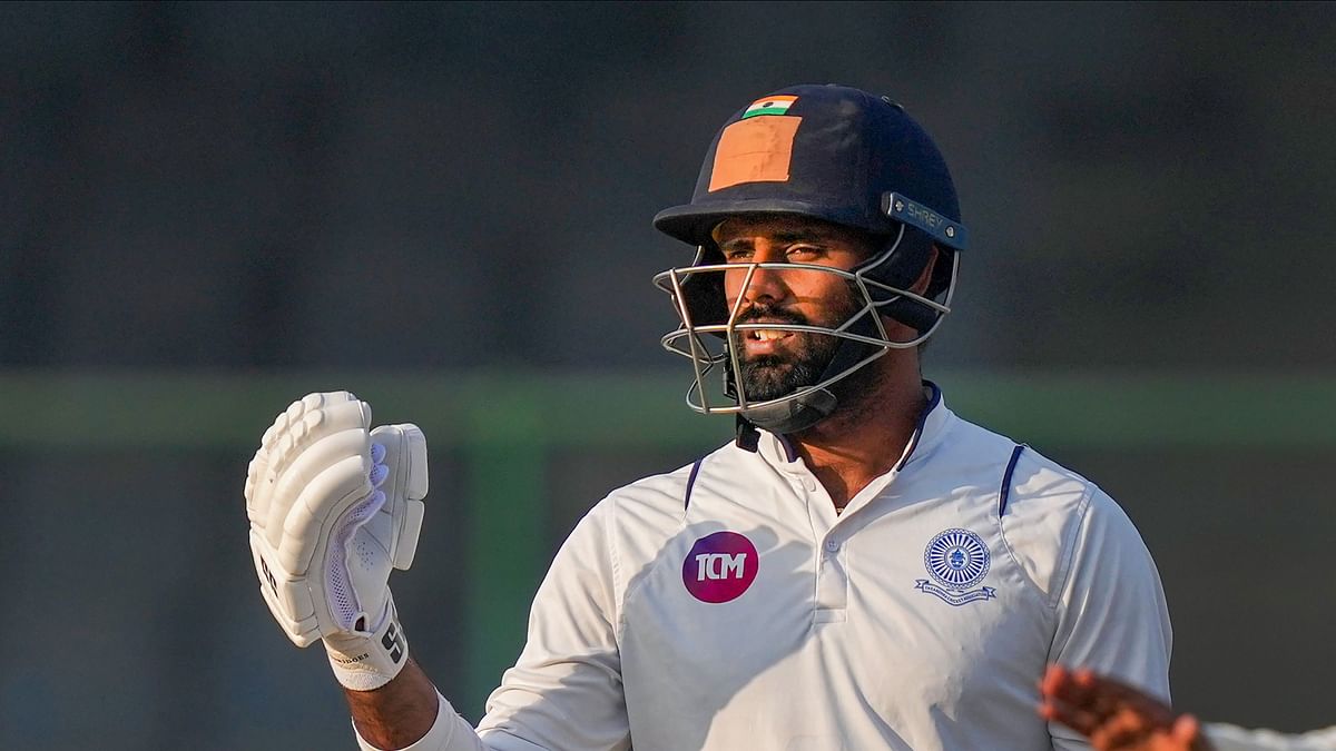 Vihari bats left-handed, helps Andhra reach 379; MP slumps to 144 for 4