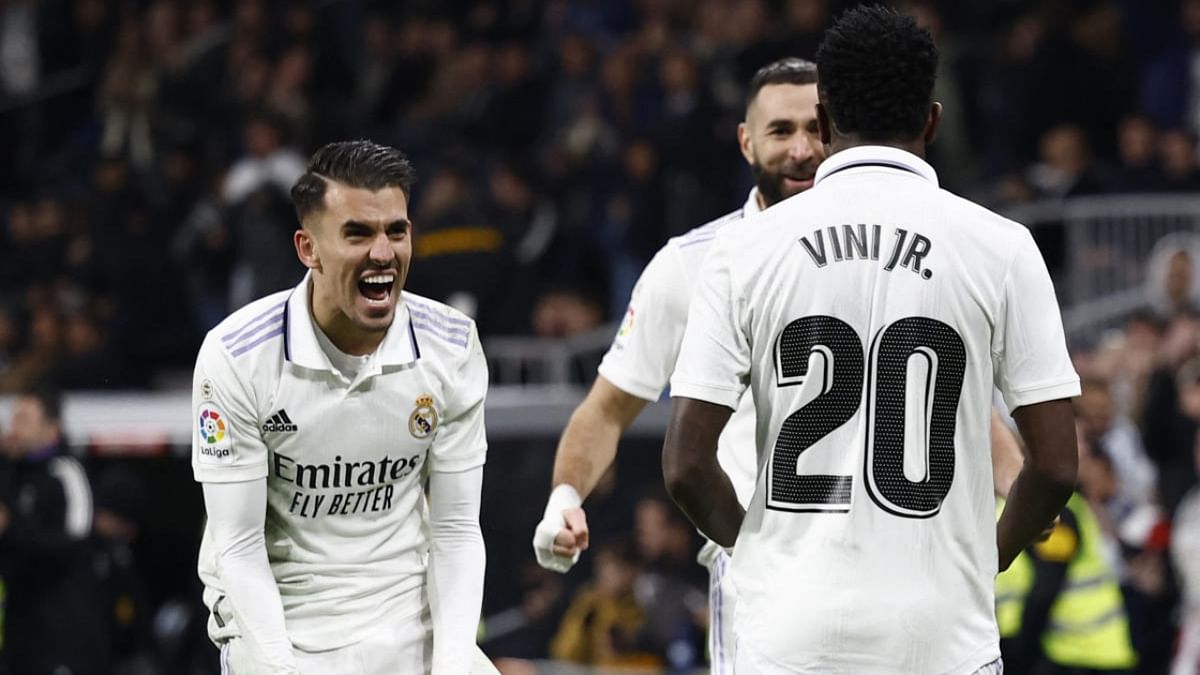 Madrid beat Valencia but Benzema off injured