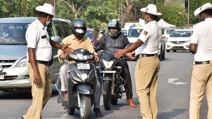 50% concession in fine: Traffic cops net Rs 6.8 crore on 2nd day