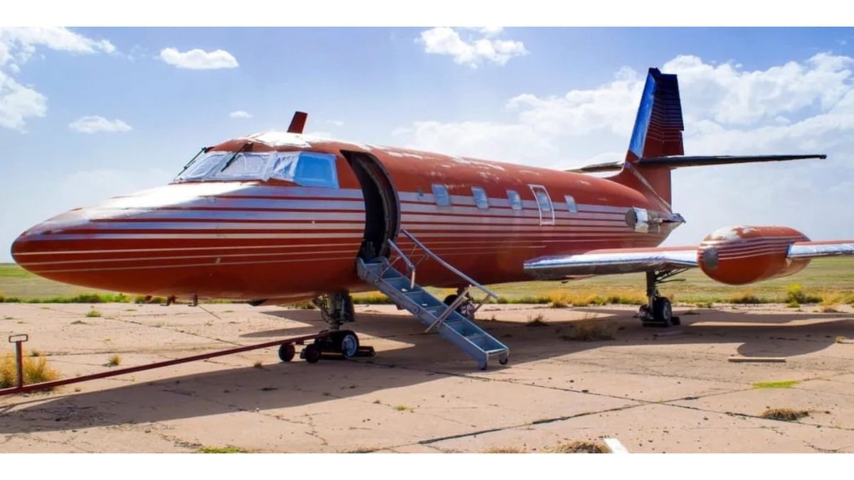Elvis Presley's private jet auctioned for $260K after 4 decades in deserts