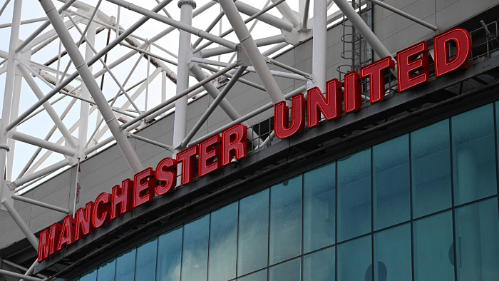 Qatar consortium confirms bid for total control of Manchester United