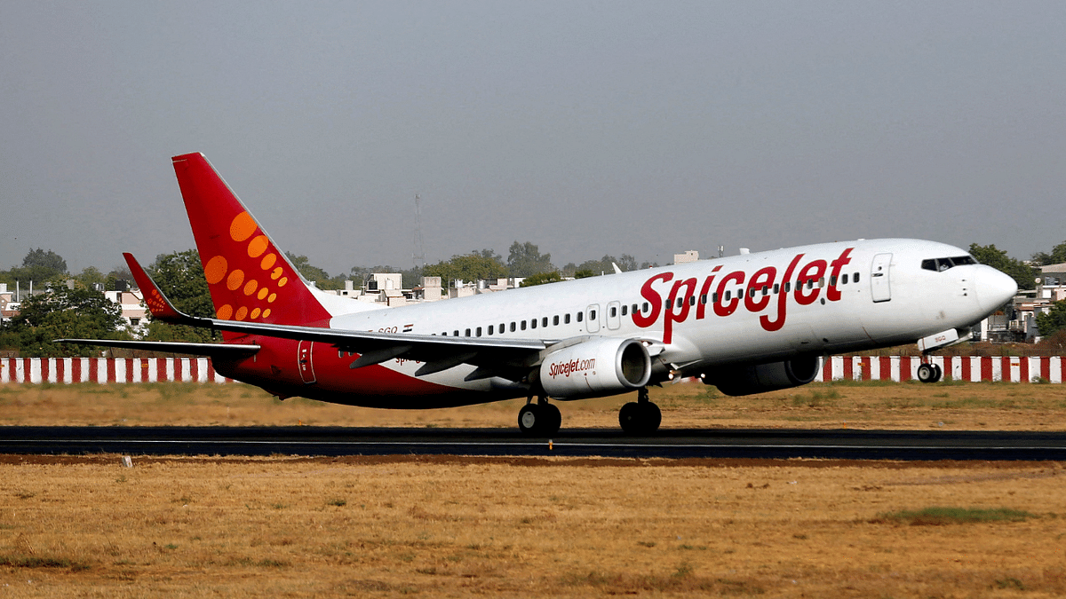 SpiceJet plane makes emergency landing in Kolkata after pilot spots broken engine blade