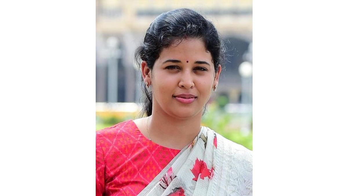 Karnataka: IAS Rohini Sindhuri files criminal defamation suit against Roopa