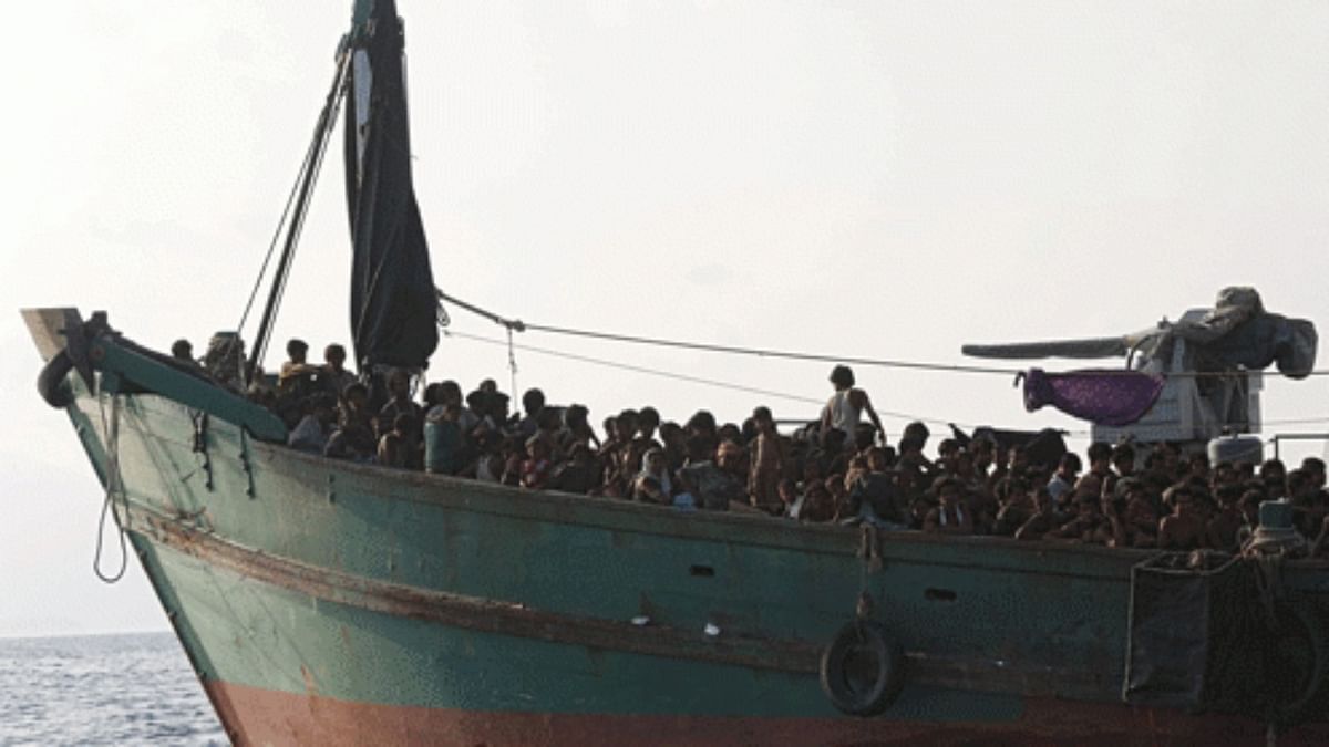 Boat packed with 500 migrants in need of rescue off Sicily, warns charity group