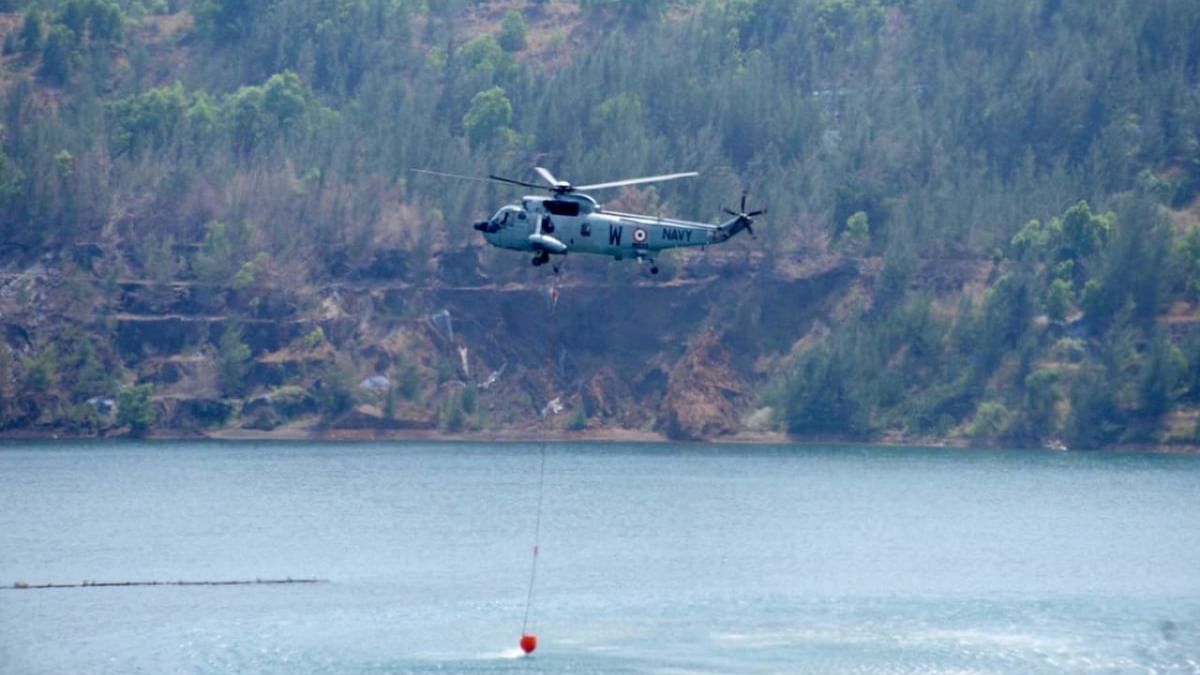 Navy, Air Force asist in fire fighting ops in Goa