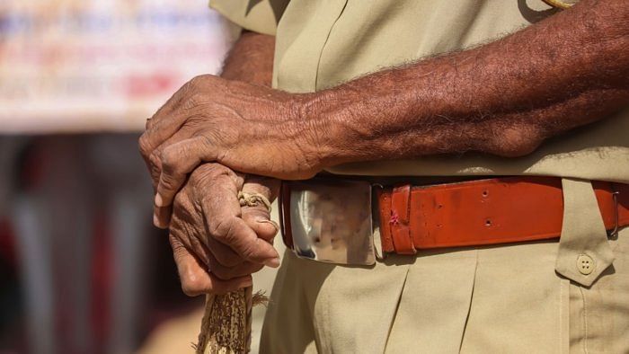 Andhra Pradesh constable feted for saving woman from drowning in Godavari
