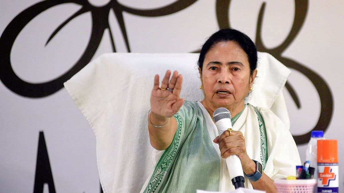 Disrespect of national anthem complaint: Bombay High Court refuses to grant any relief to West Bengal CM Mamata Banerjee