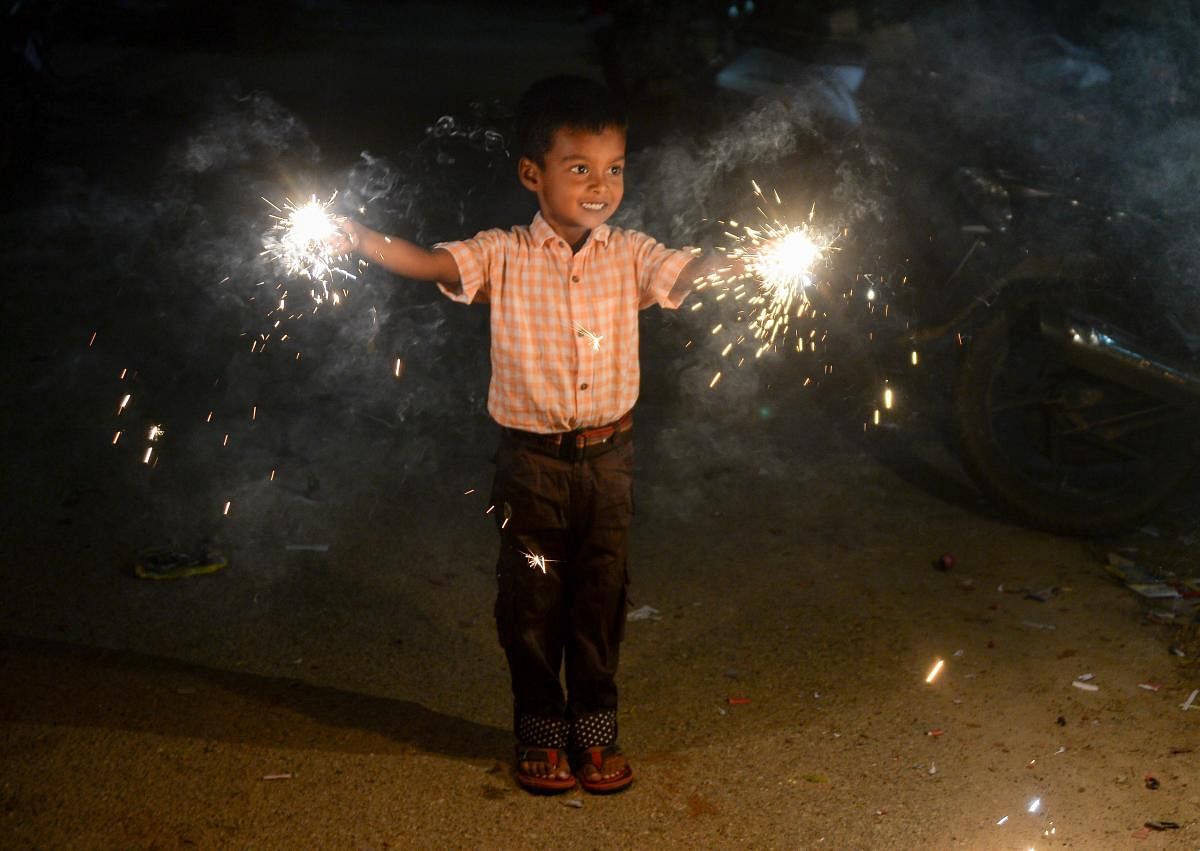 Don’t allow kids to light crackers, say experts