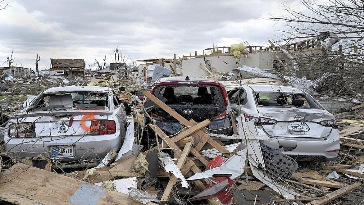 At least 32 killed as tornadoes tear through the US's Midwest and South