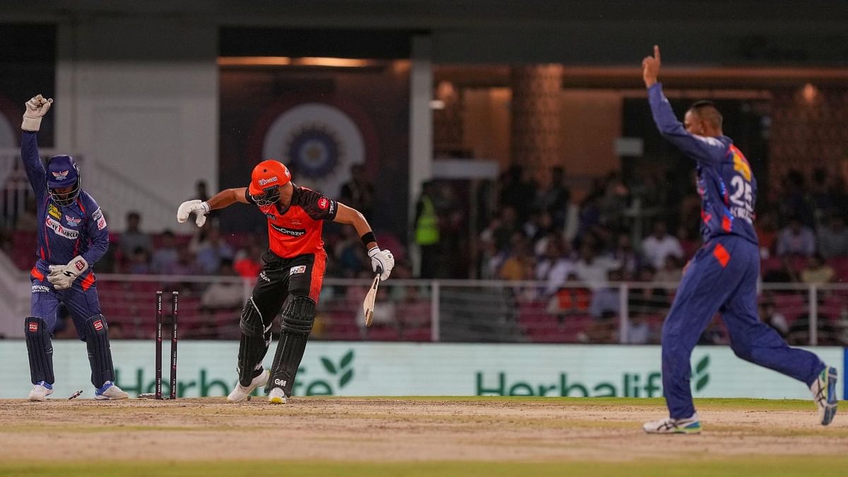 Head coach Lara not happy with SRH losing wickets in clumps