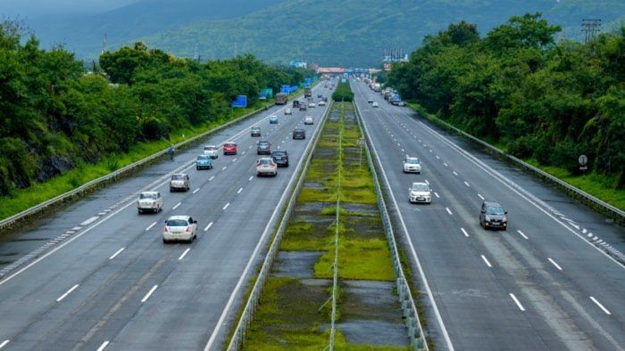 Heavy vehicles banned on Palghar stretch of Mumbai-Ahmedabad highway for 2 days in view of Maharashtra Bhushan award ceremony