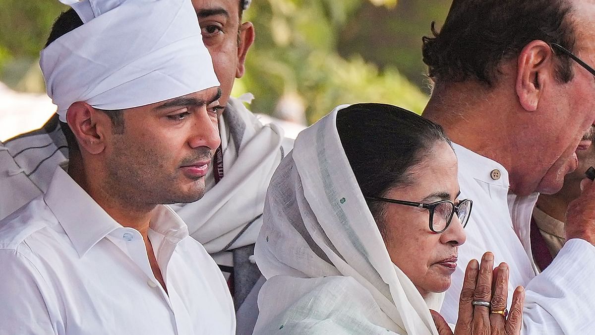 'Some people are pursuing politics of hate to try divide the country,' says Mamata Banerjee