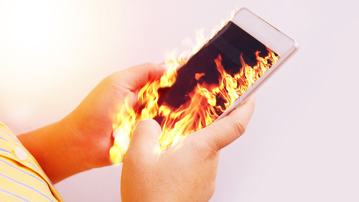 Girl dies after mobile phone explodes in Kerala