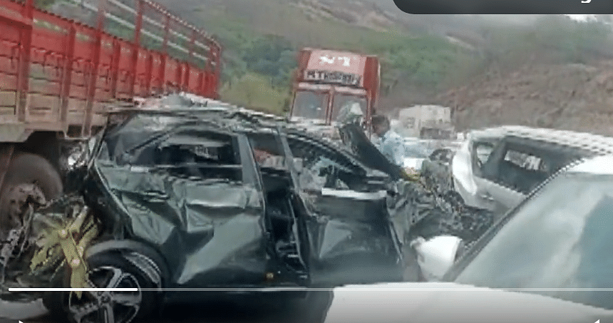 7 vehicles collide on Mumbai-Pune Expressway, 4 injured