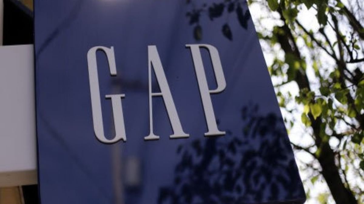 Gap to lay off about 1,800 employees