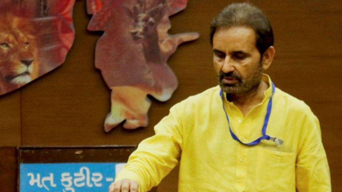 PM should answers issues raised by ex-Army chief over Pulwama attack: Cong's Shaktisinh Gohil