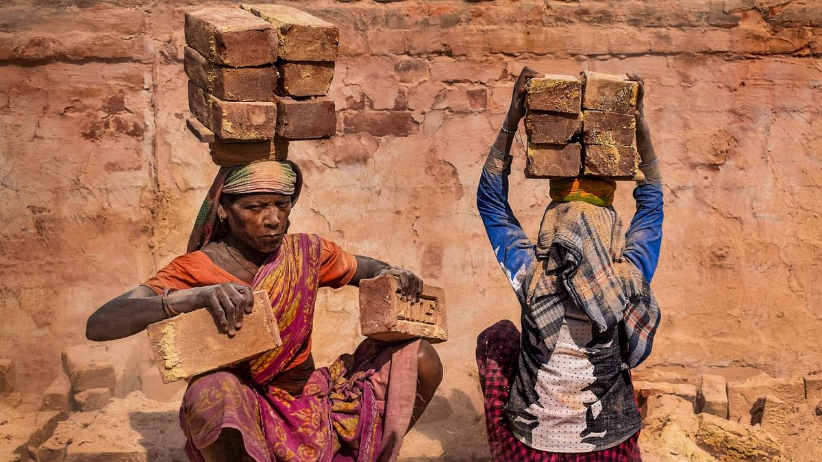 ‘Shramavahini’, a collective to rescue Odisha’s bonded labourers in distress using smartphones 
