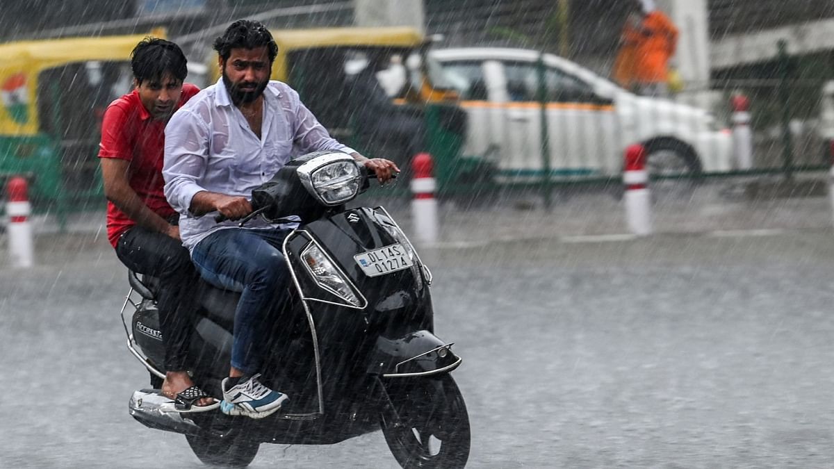 Traffic snarls, waterlogging in parts of Delhi after heavy rain