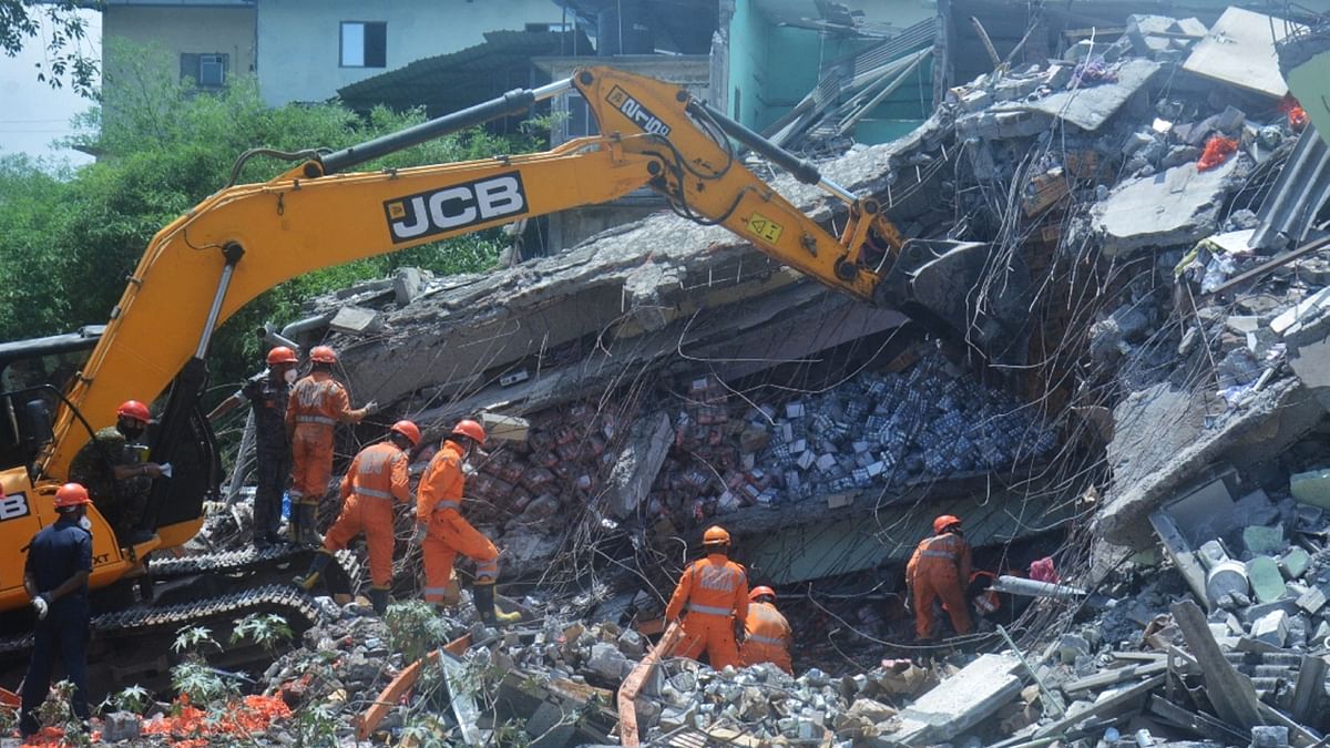 Bhiwandi building collapse: Death toll rises to eight after two more bodies recovered