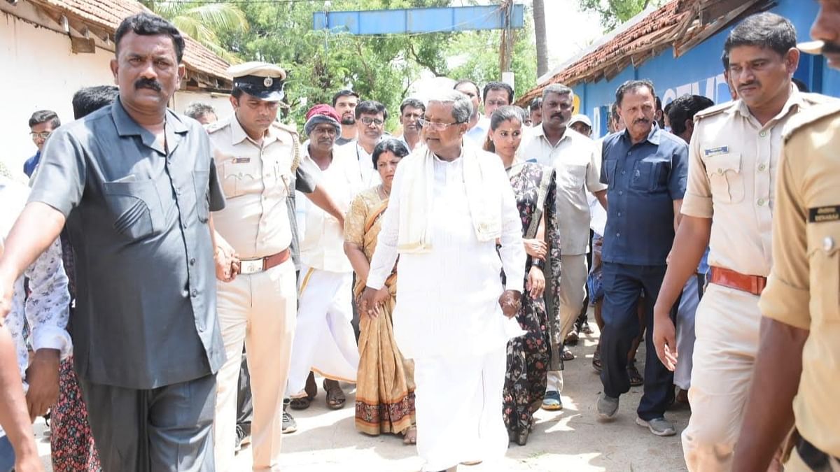 Karnataka Assembly Polls 2023: Siddaramaiah casts vote in Varuna, enjoys spread at friend's after