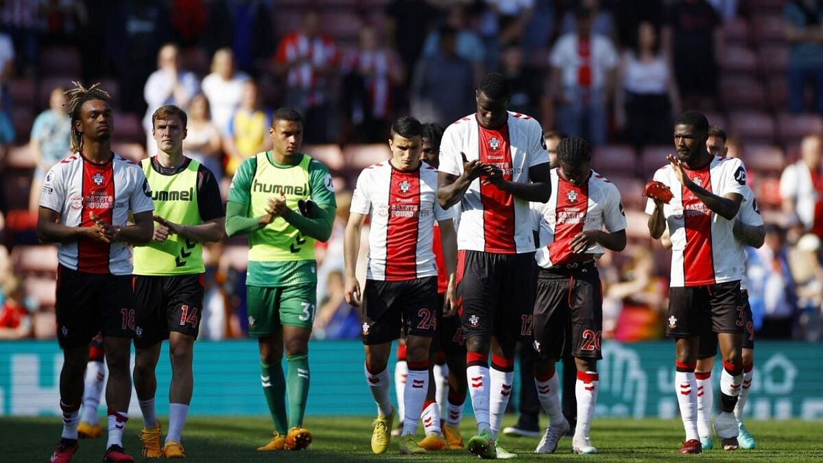 Southampton relegated after 2-0 loss to Fulham